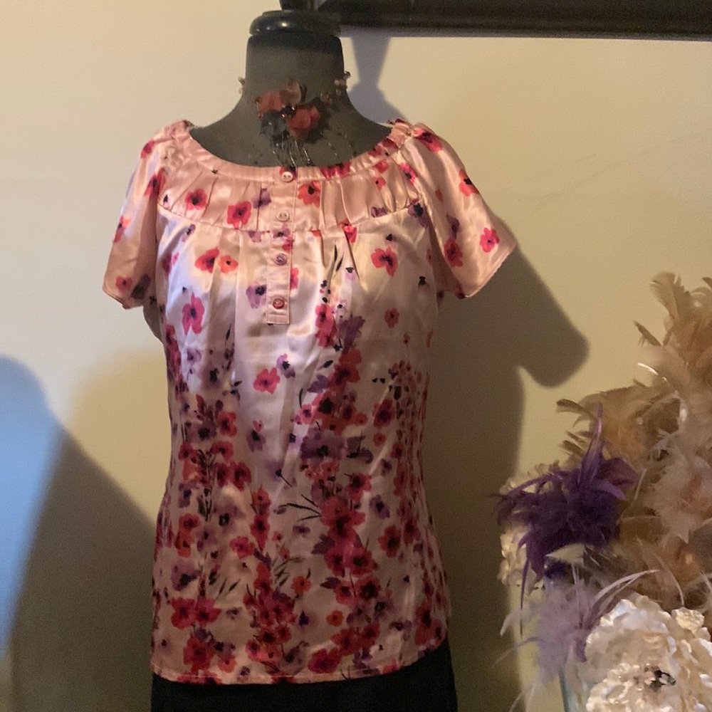 Apt Nine flower printed silky shirt.